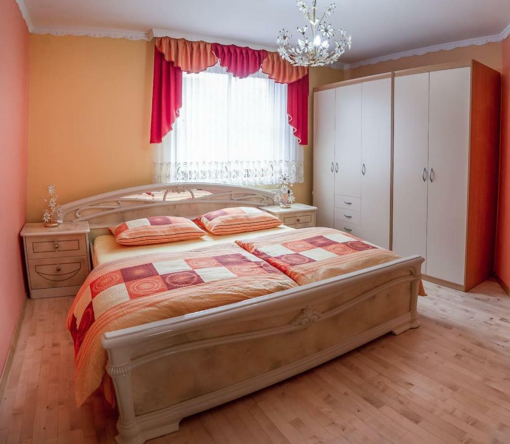 Apartma Ajda Komenda Dış mekan fotoğraf