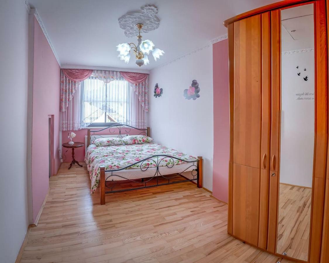 Apartma Ajda Komenda Dış mekan fotoğraf